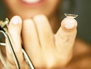 Οι λοιμώξεις των φακών επαφής: Ιστορίες τρόμου και συμβουλές για το τι δεν πρέπει να κάνετε